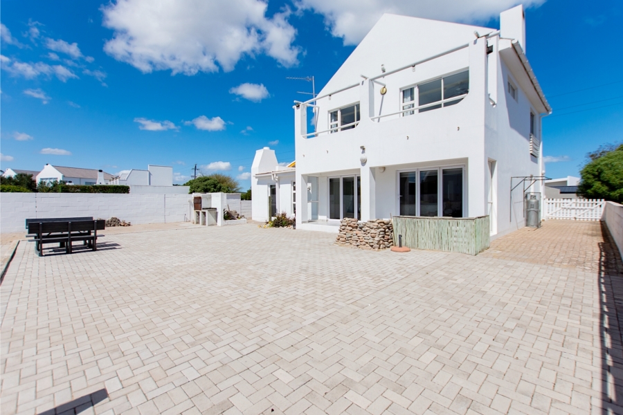 4 Bedroom Property for Sale in Britannia Bay Western Cape